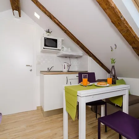 Appartement Lavender Garden - Comfort With Side Sea View Second Floor - 5