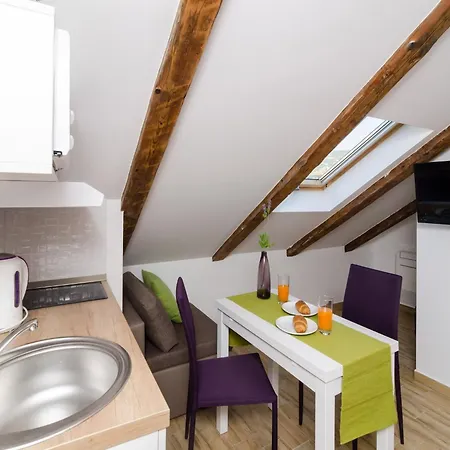 Lavender Garden - Comfort With Side Sea View Second Floor - 5 Apartment